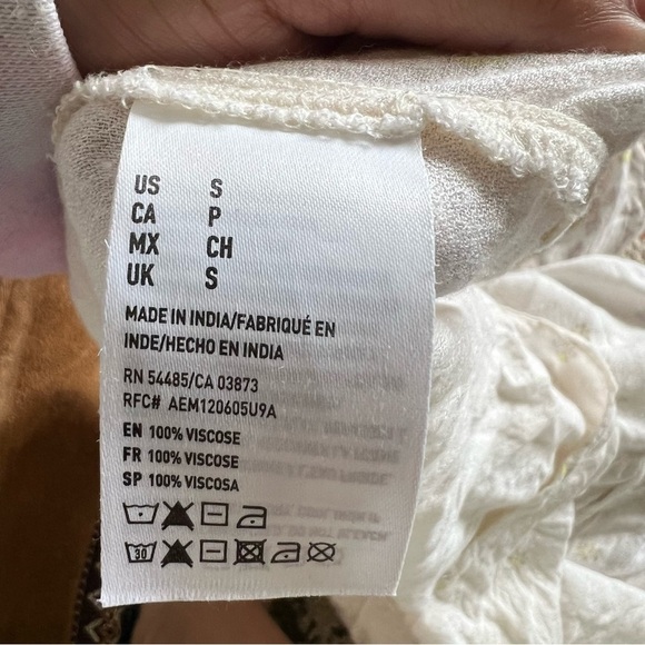 American Eagle Super Soft Floral Tassel Blouse size S - Picture 8 of 8